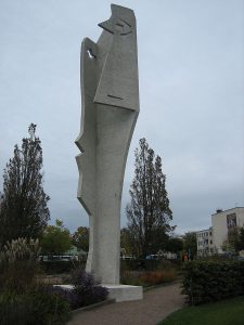 675px-kvinnohuvud1-hstd
